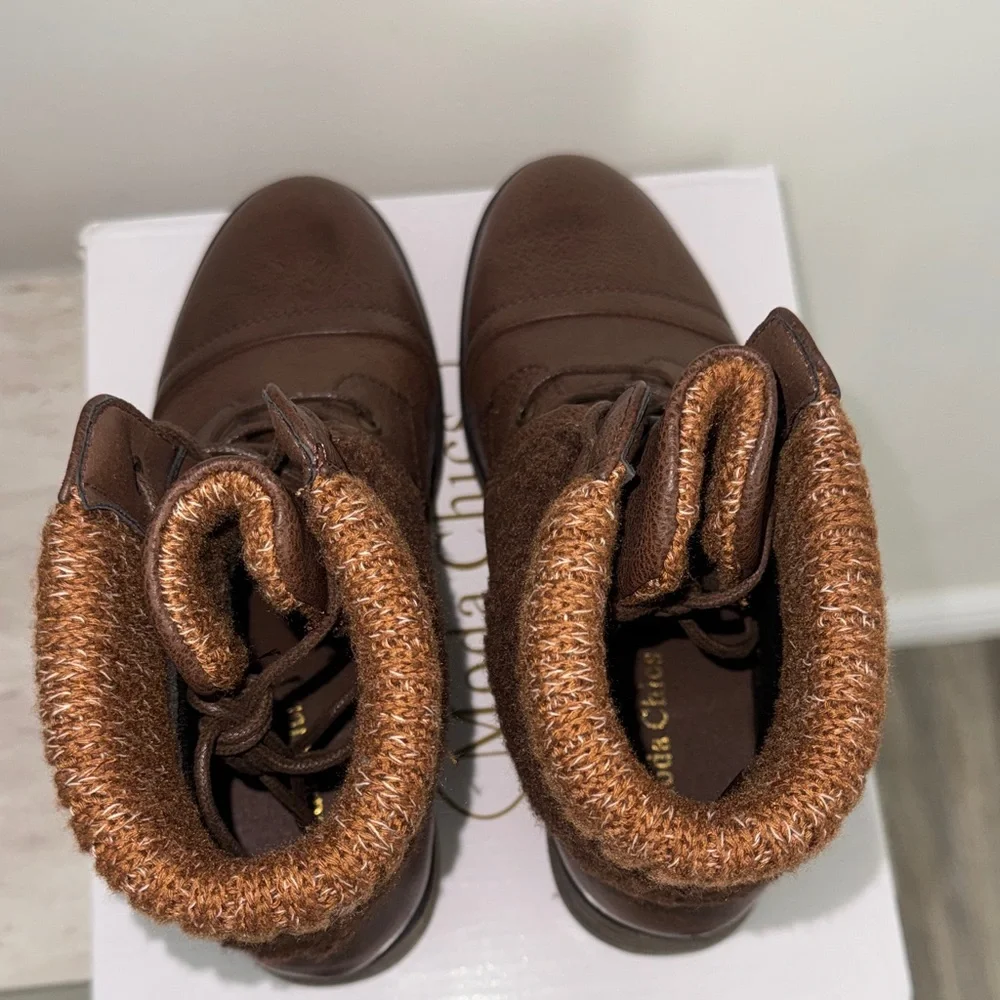 Cozy Brown Combat Boots with Knit Cuff - Picture 5 of 7